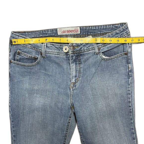 Faded Glory Women’s Jeans Missy 12 Petite stretch bootcut - Picture 9 of 9